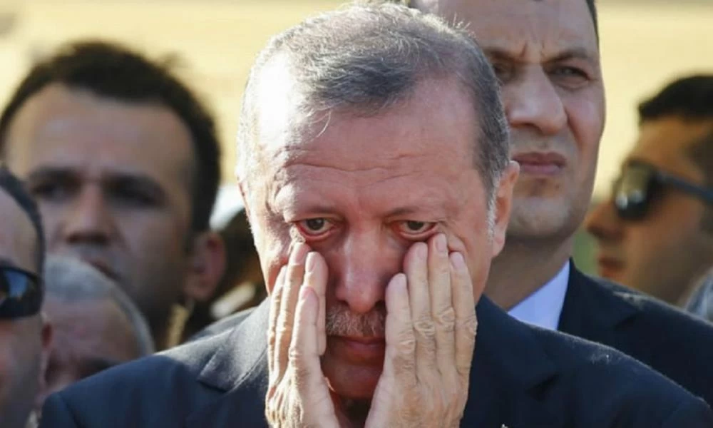 Εκλιπαρεί τους πολίτες ο Ερντογάν: Φέρτε χρυσό και συνάλλαγμα στις τράπεζες